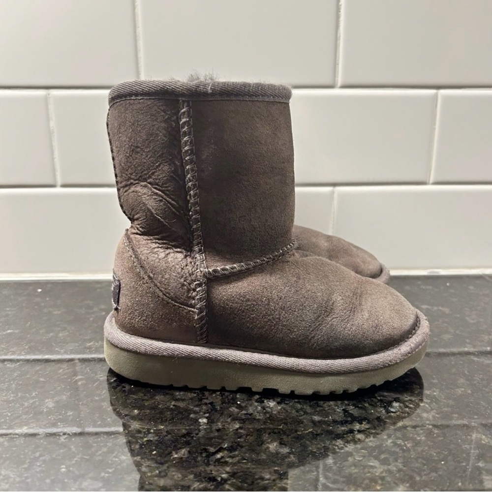 UGG | TODDLER CLASSIC ll UGGS GREY SZ 9